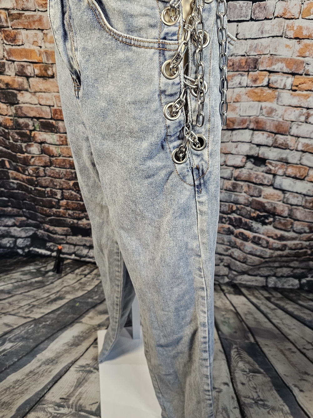 Fashion Nova Chain Detail Wide Leg Jeans Size 7 Y2K Grunge Festival Statement